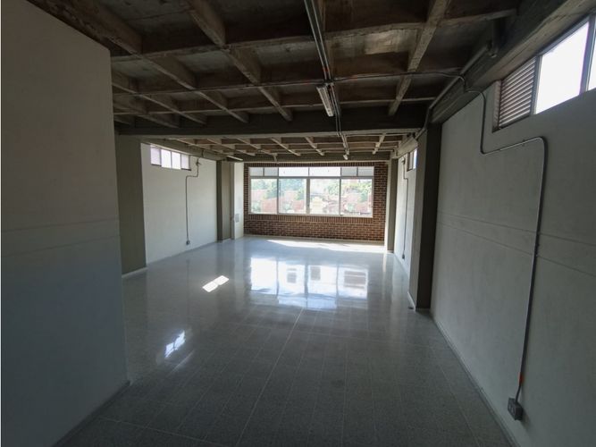 Bodega en arriendo en Belén, Medellín, 190 m² · foto 3 de 7