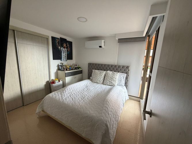 Apartamento de 2 alcobas en venta en El Poblado, Medellín, 146 m² · foto 13 de 16