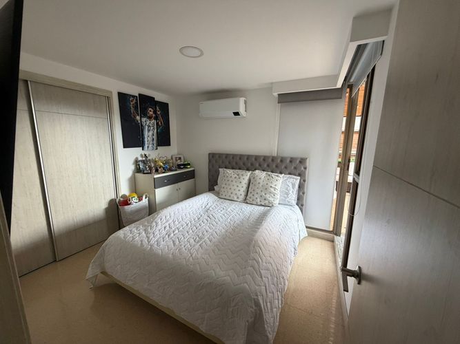 Apartamento de 2 alcobas en venta en El Poblado, Medellín, 146 m² · foto 14 de 16