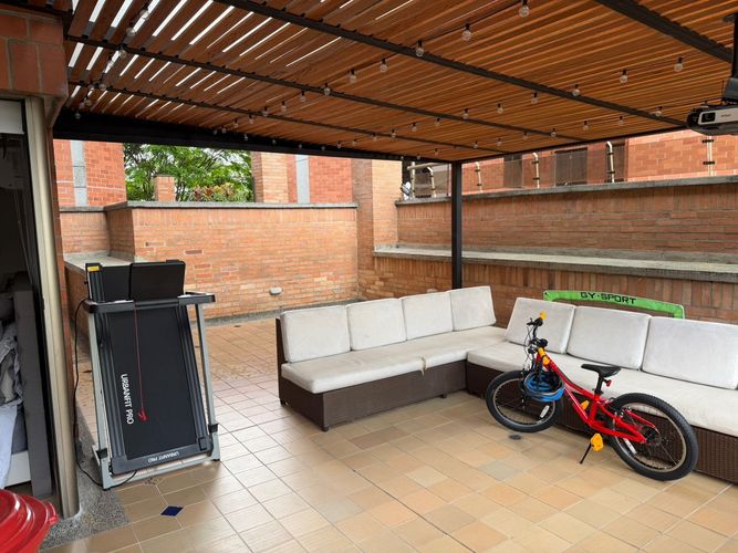Apartamento de 2 alcobas en venta en El Poblado, Medellín, 146 m² · foto 11 de 16