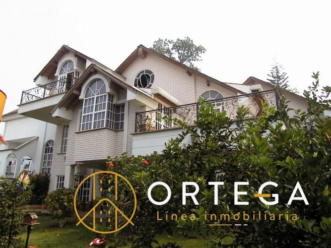 Casa de 6 alcobas en venta en Lagos Del Cacique, Bucaramanga, 640 m² · foto 3 de 21