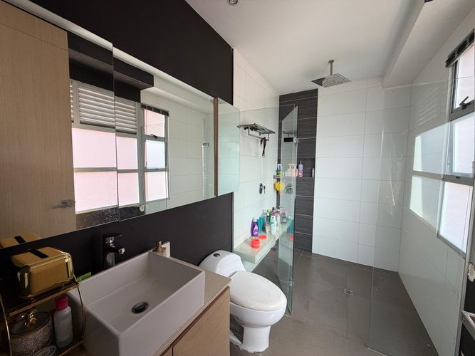 Apartamento de 2 alcobas en venta en El Poblado, Medellín, 127 m² · foto 9 de 23