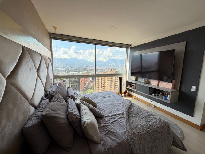 Apartamento de 2 alcobas en venta en El Poblado, Medellín, 127 m² · foto 21 de 23