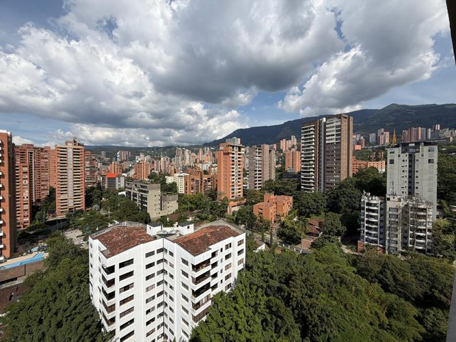 Apartamento de 2 alcobas en venta en El Poblado, Medellín, 127 m² · foto 23 de 23