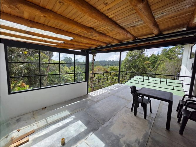 Finca en venta en Santa Elena, Medellín, 260 m² · foto 8 de 16