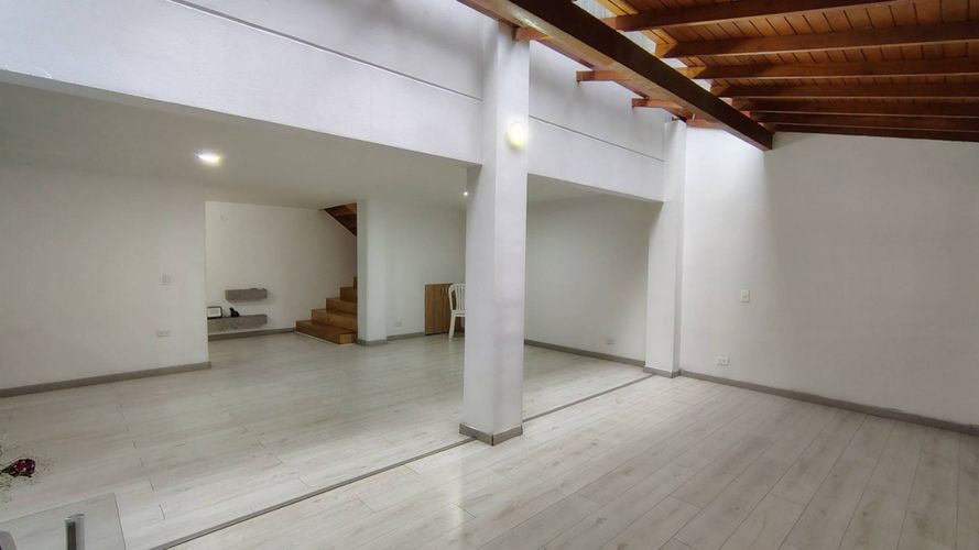 Casa de 4 alcobas en venta en San Lucas, Medellín, 200 m² · foto 11 de 24