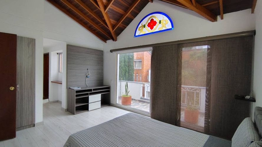 Casa de 4 alcobas en venta en San Lucas, Medellín, 200 m² · foto 15 de 24