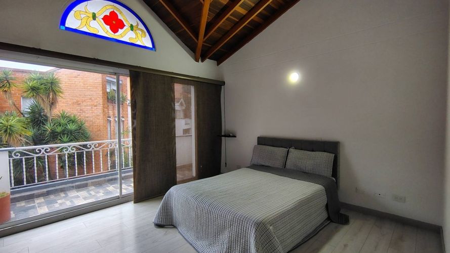 Casa de 4 alcobas en venta en San Lucas, Medellín, 200 m² · foto 16 de 24