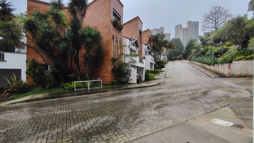 Casa de 4 alcobas en venta en San Lucas, Medellín, 200 m² · foto 19 de 24