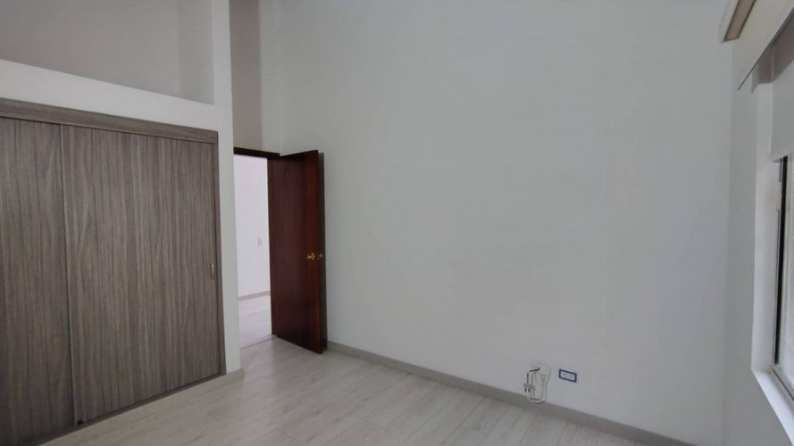 Casa de 4 alcobas en venta en San Lucas, Medellín, 200 m² · foto 23 de 24