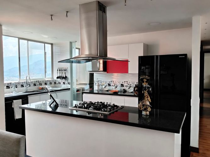 Apartamento de 3 alcobas en arriendo en El Poblado, Medellín, 138 m² · foto 6 de 18