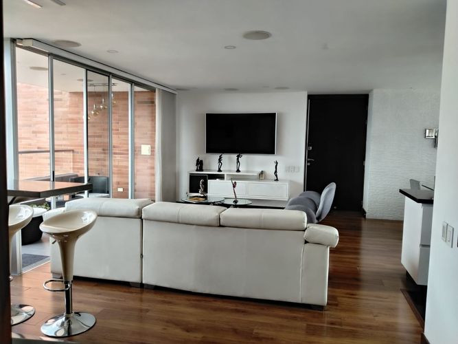 Apartamento de 3 alcobas en arriendo en El Poblado, Medellín, 138 m² · foto 3 de 18