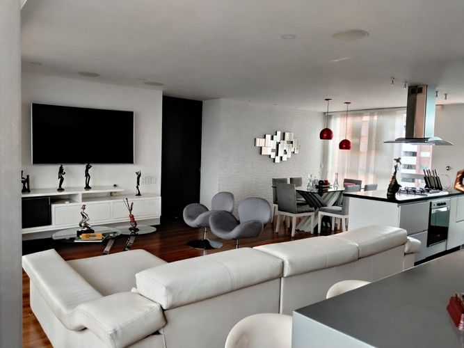 Apartamento de 3 alcobas en arriendo en El Poblado, Medellín, 138 m² · foto 2 de 18