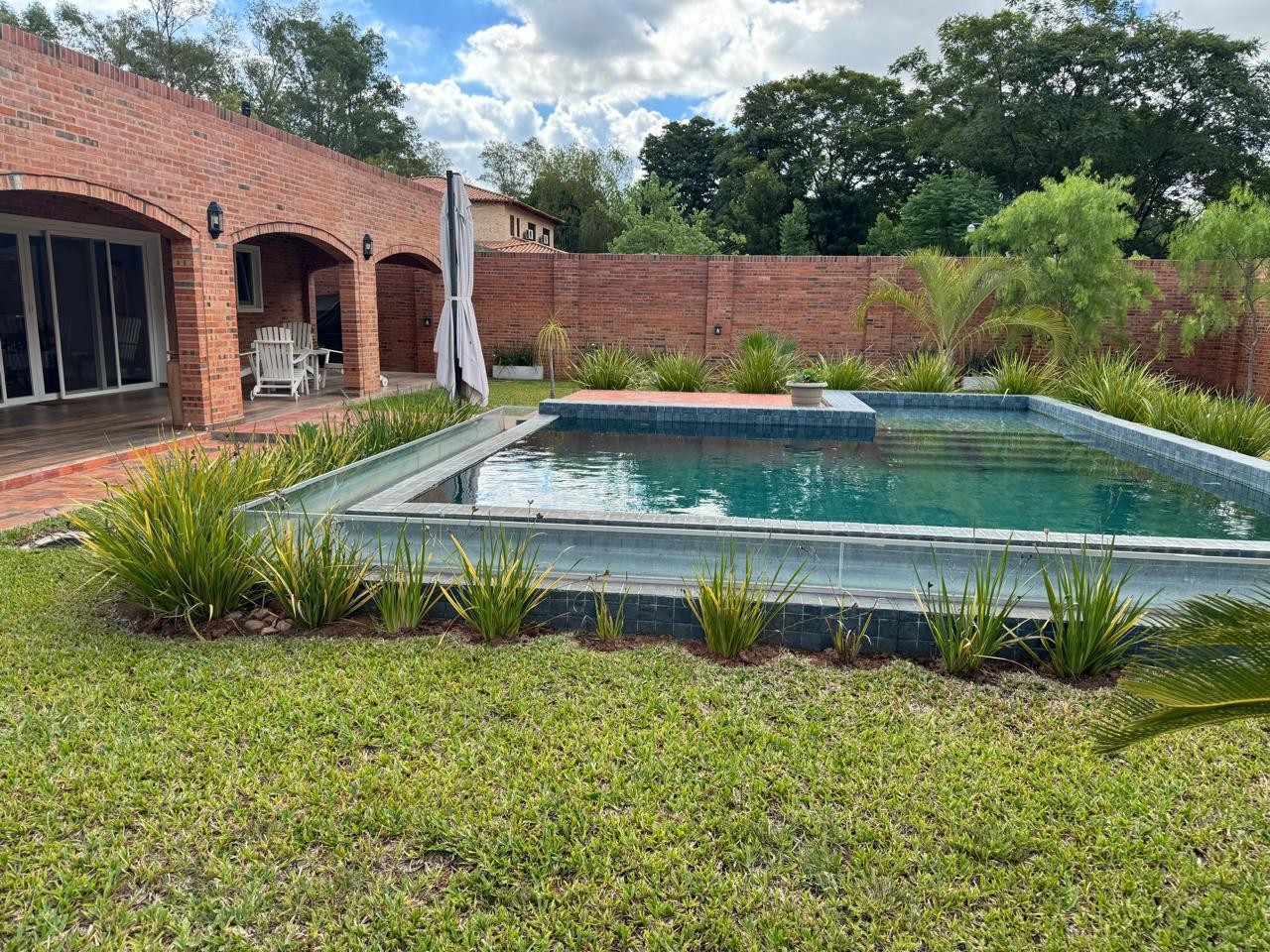 VENDO hermoso duplex en barrio cerrado Surubi-i . — foto 2