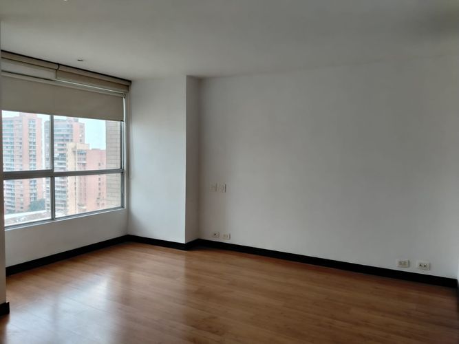 Apartamento de 2 alcobas en arriendo en El Poblado, Medellín, 163 m² · foto 7 de 19