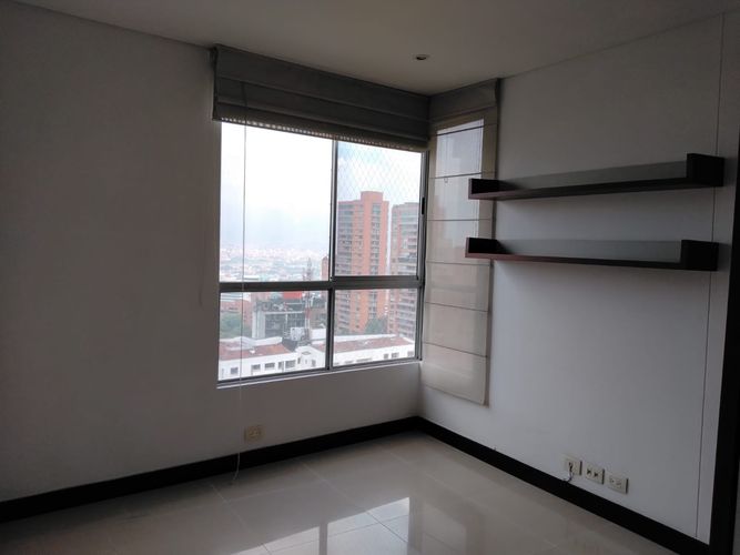 Apartamento de 2 alcobas en arriendo en El Poblado, Medellín, 163 m² · foto 6 de 19