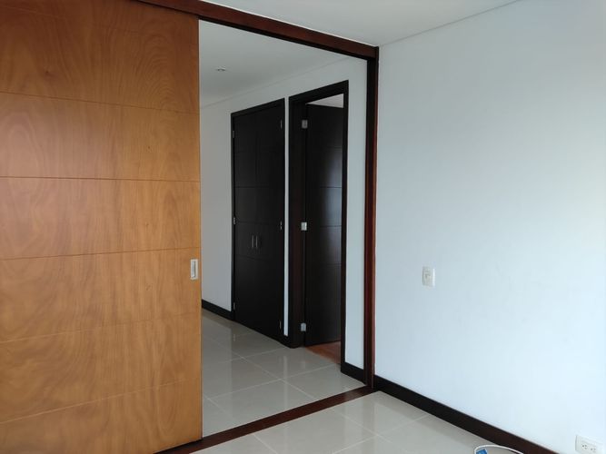 Apartamento de 2 alcobas en arriendo en El Poblado, Medellín, 163 m² · foto 10 de 19