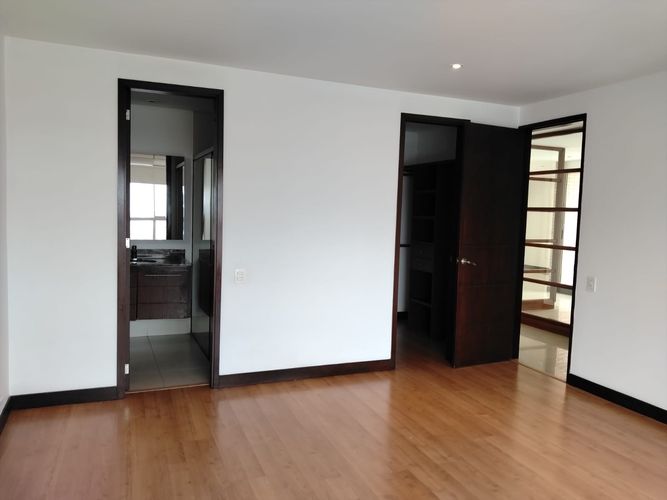 Apartamento de 2 alcobas en arriendo en El Poblado, Medellín, 163 m² · foto 11 de 19
