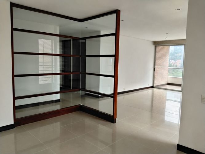 Apartamento de 2 alcobas en arriendo en El Poblado, Medellín, 163 m² · foto 15 de 19