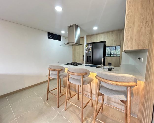 Apartamento de 2 alcobas en arriendo en Las Palmas, Medellín, 68 m² · foto 3 de 15