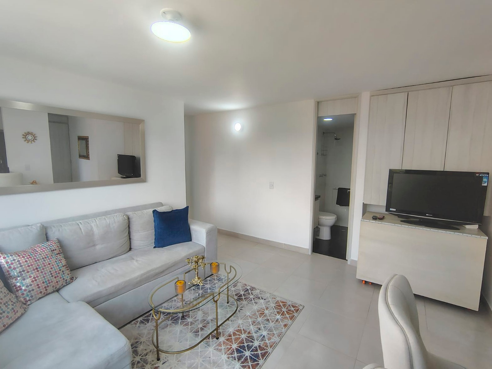 Apartamento en arriendo en El Poblado, Medellín · foto 3 de 16
