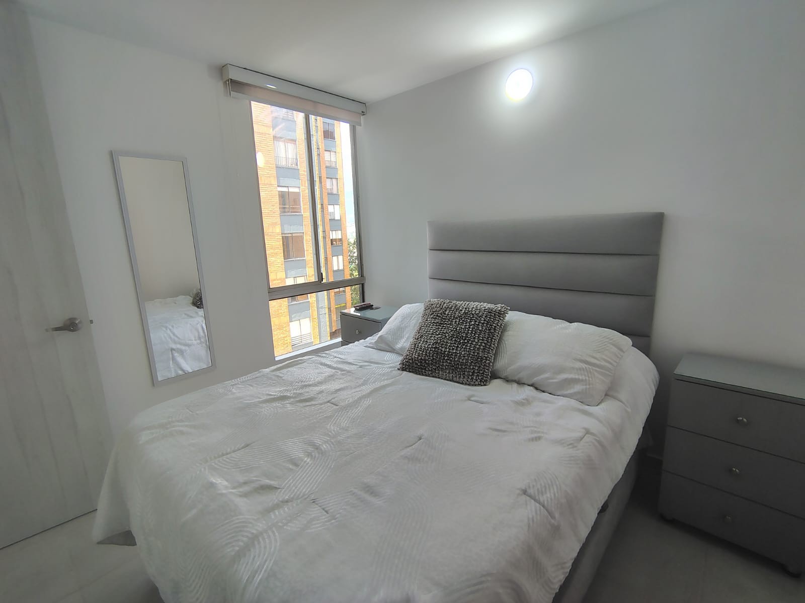 Apartamento en arriendo en El Poblado, Medellín · foto 8 de 16
