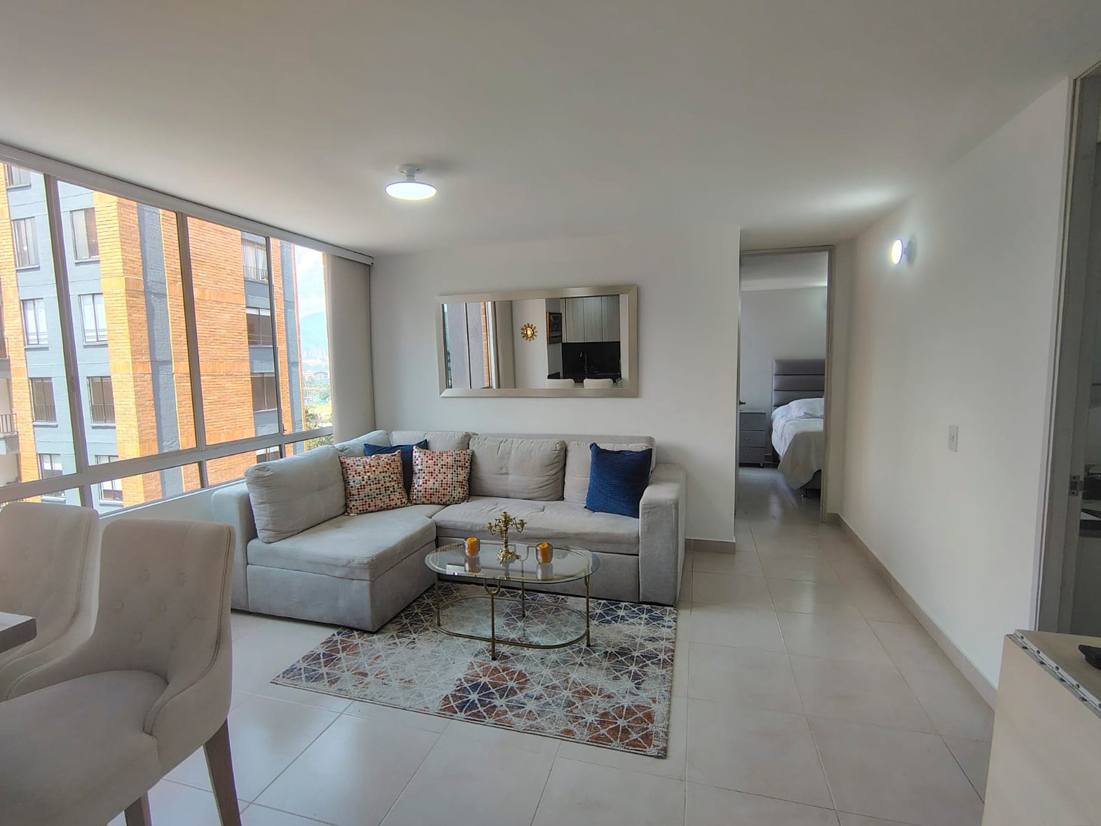 Apartamento en arriendo en El Poblado, Medellín · foto 2 de 16