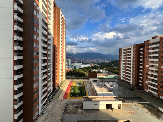 Apartamento de 2 alcobas en venta en Robledo, Medellín, 78 m² · foto 14 de 15