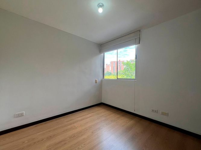 Apartamento de 3 alcobas en arriendo en Cumbres, Envigado, 106 m² · foto 9 de 16