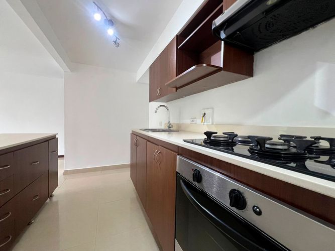 Apartamento de 3 alcobas en arriendo en Cumbres, Envigado, 106 m² · foto 4 de 16