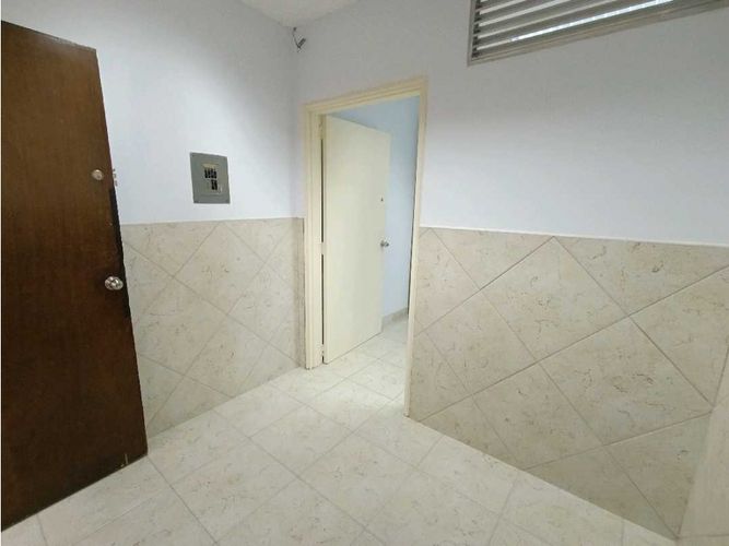 Bodega en arriendo en Belén Las Mercedes, Medellín, 34 m² · foto 2 de 9