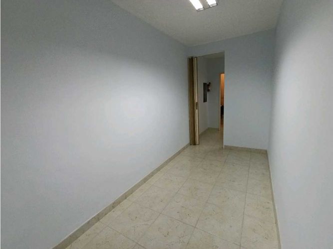 Bodega en arriendo en Belén Las Mercedes, Medellín, 34 m² · foto 8 de 9