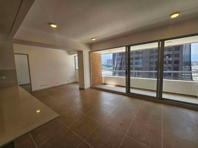 Apartamento de 2 alcobas en arriendo en Villa Carlota, Medellín, 95 m² · foto 2 de 14
