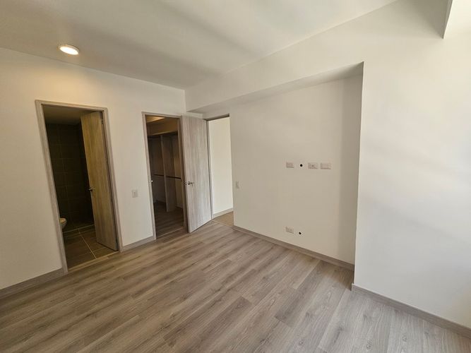 Apartamento de 2 alcobas en arriendo en Villa Carlota, Medellín, 95 m² · foto 5 de 14