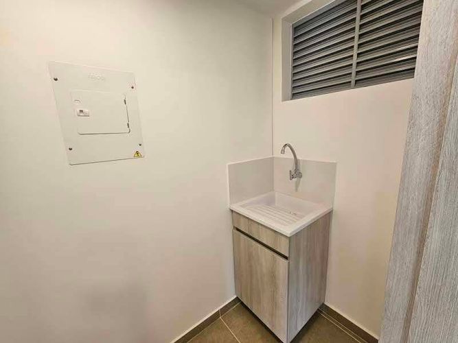 Apartamento de 2 alcobas en arriendo en Villa Carlota, Medellín, 95 m² · foto 13 de 14