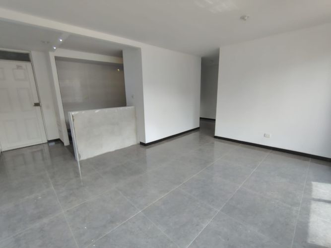 Apartamento de 3 alcobas en venta en La Prosperidad, Madrid, 64 m² · foto 2 de 24