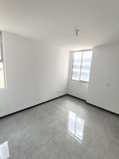 Apartamento de 3 alcobas en venta en La Prosperidad, Madrid, 64 m² · foto 3 de 24
