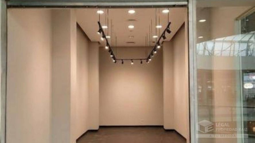 Local en venta en El Poblado, Medellín, 42 m² · foto 2 de 2