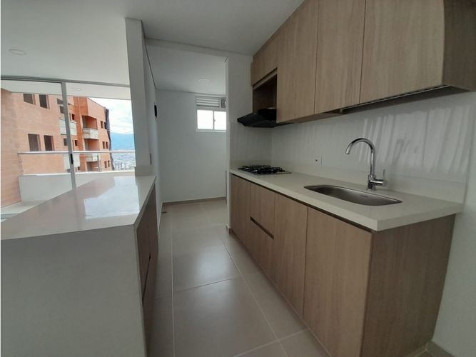 Apartamento de 3 alcobas en venta en Centro, La Estrella, 75 m² · foto 7 de 24