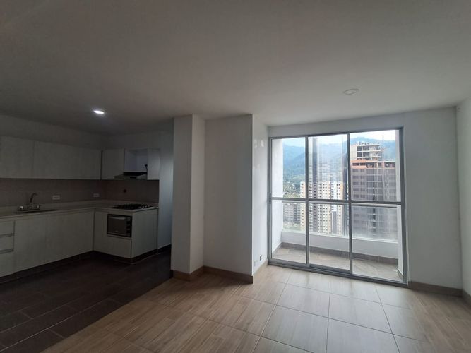 Apartamento de 4 alcobas en arriendo en Las Lomitas, Sabaneta, 120 m² · foto 2 de 20
