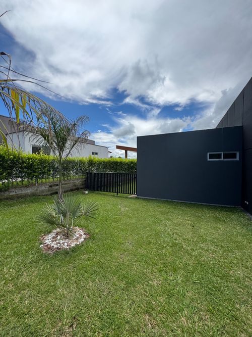 Casa de 4 alcobas en venta en Cedritos, Pereira, 1800 m² · foto 3 de 24