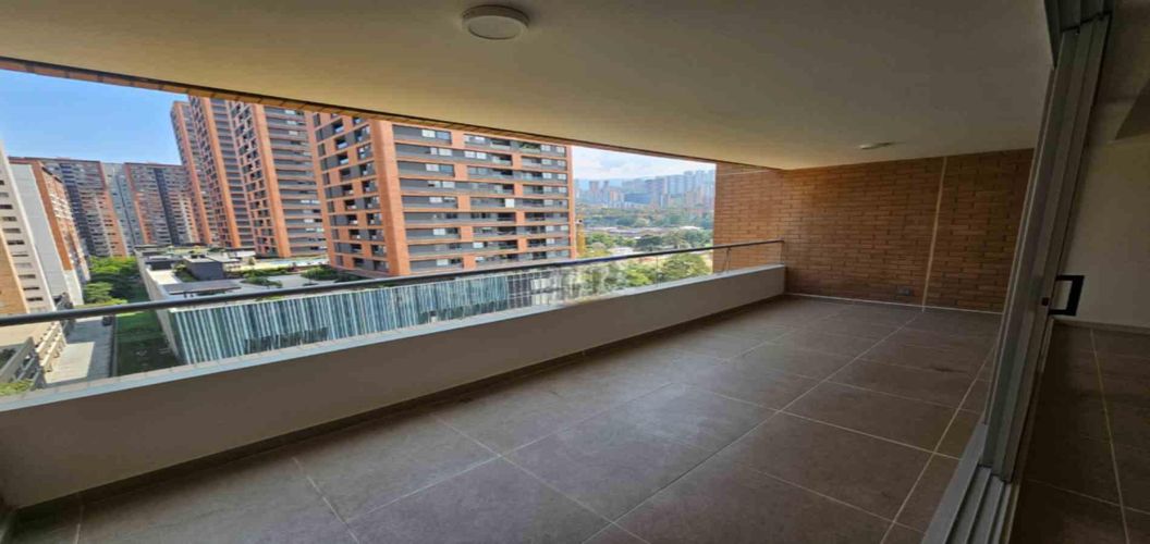 Apartamento de 3 alcobas en venta en Villa Carlota, Medellín, 140 m² · foto 19 de 20