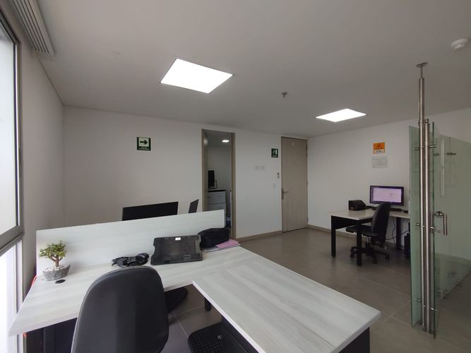 Oficina en arriendo en Alamos, Pereira, 48 m² · foto 2 de 15
