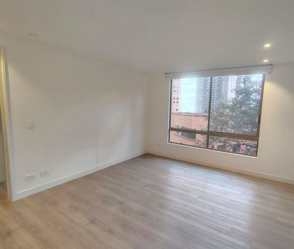 Apartamento de 2 alcobas en arriendo en El Poblado, Medellín, 105 m² · foto 7 de 14