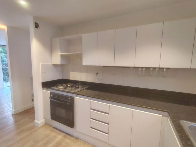 Apartamento de 2 alcobas en arriendo en El Poblado, Medellín, 105 m² · foto 3 de 14