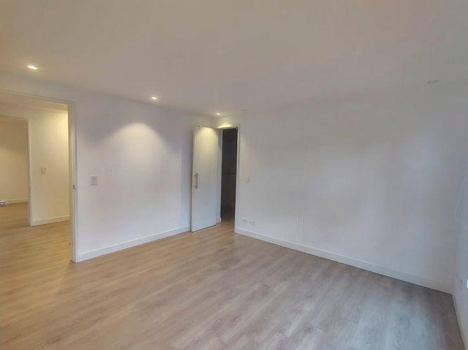Apartamento de 2 alcobas en arriendo en El Poblado, Medellín, 105 m² · foto 13 de 14