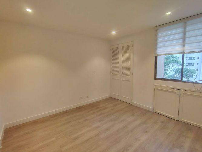 Apartamento de 2 alcobas en arriendo en El Poblado, Medellín, 105 m² · foto 9 de 14