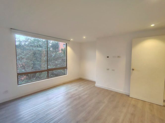 Apartamento de 2 alcobas en arriendo en El Poblado, Medellín, 105 m² · foto 10 de 14