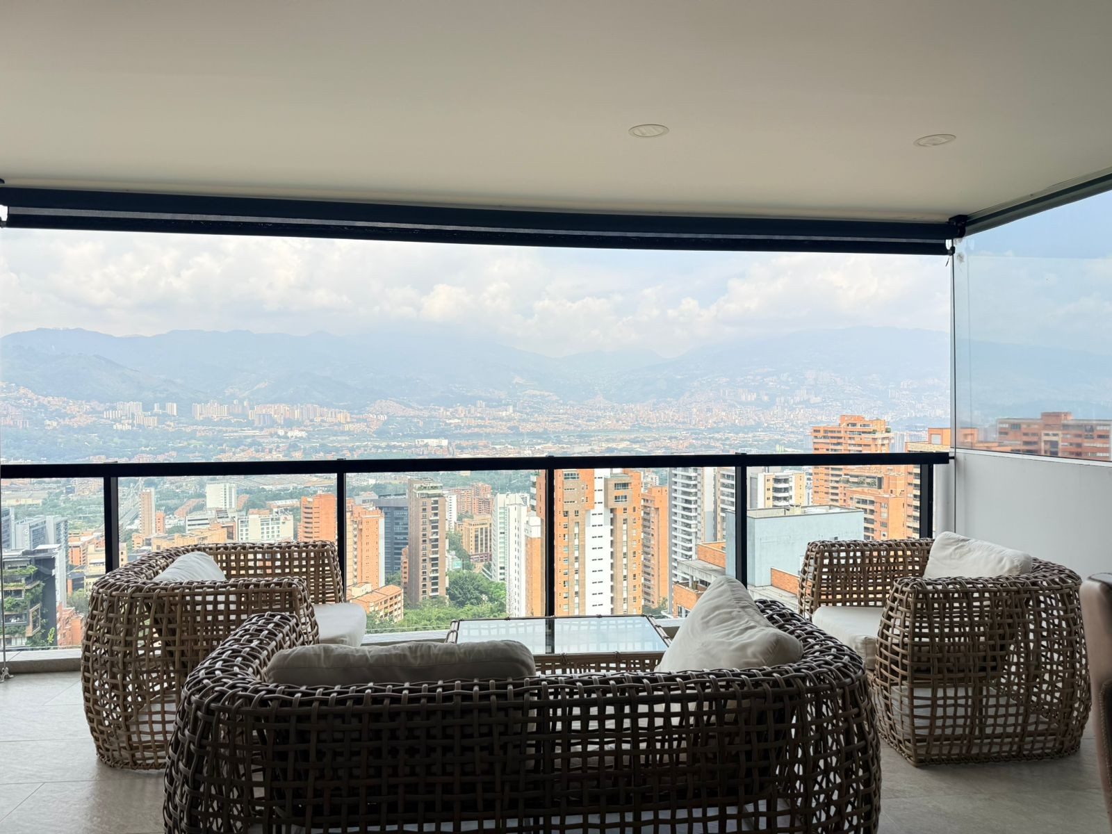 Apartamento en arriendo en El Poblado, Medellín · foto 3 de 20