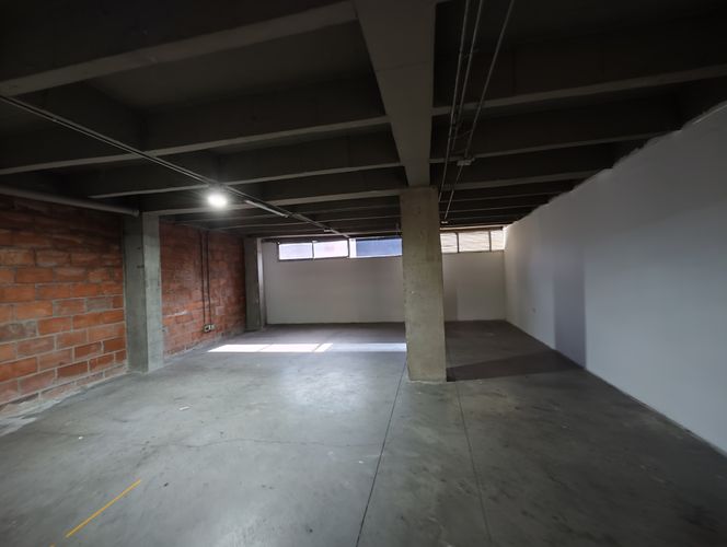 Bodega en arriendo en Guayaquil, Medellín, 73 m² · foto 3 de 8